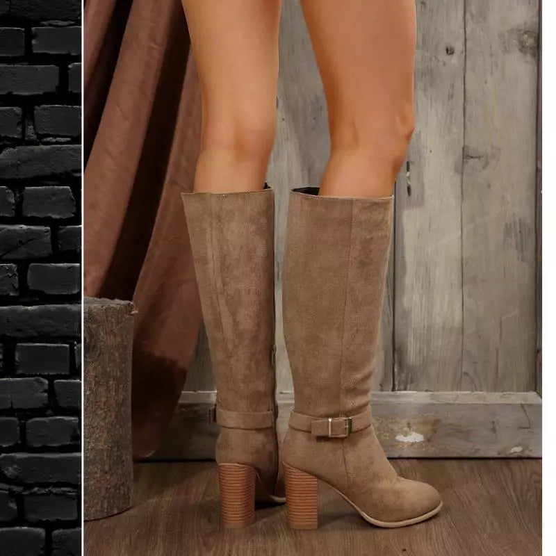 A Elegância da Bota Feminina de Camurça Arizona Shein