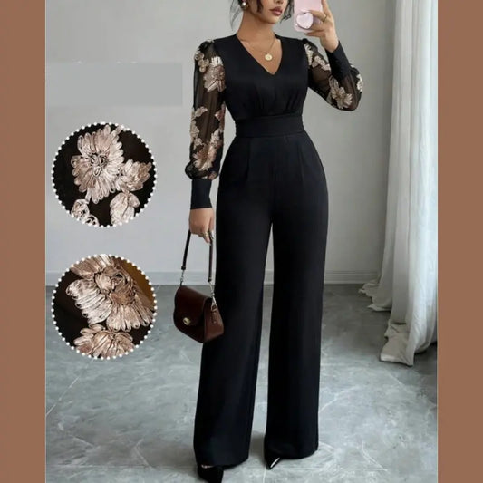Macacão Feminino Preto com Mangas Transparentes Bordadas