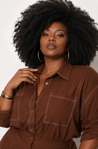 Camisa de Alfaiataria Pespontada Plus Size Marron Labellezas.com