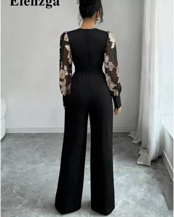Macacão Feminino Preto com Mangas Transparentes Bordadas Shein