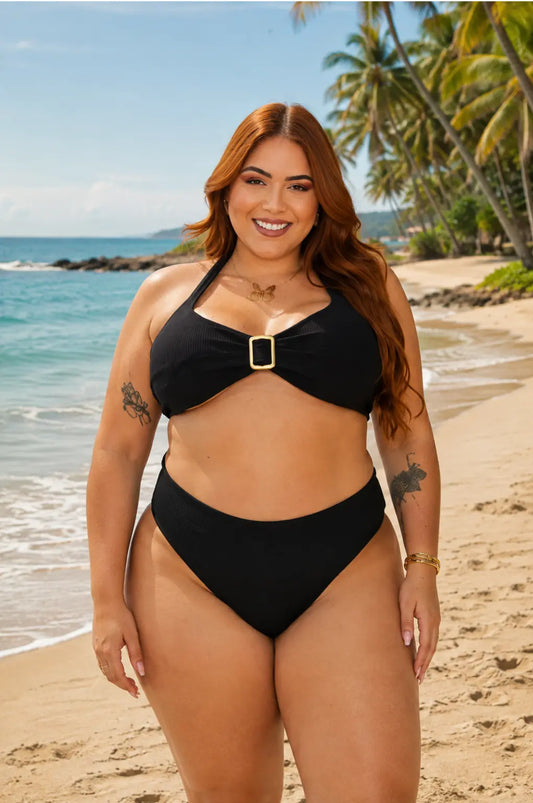 biquini-plus-size-preto-fivela-dourada-cintura-alta